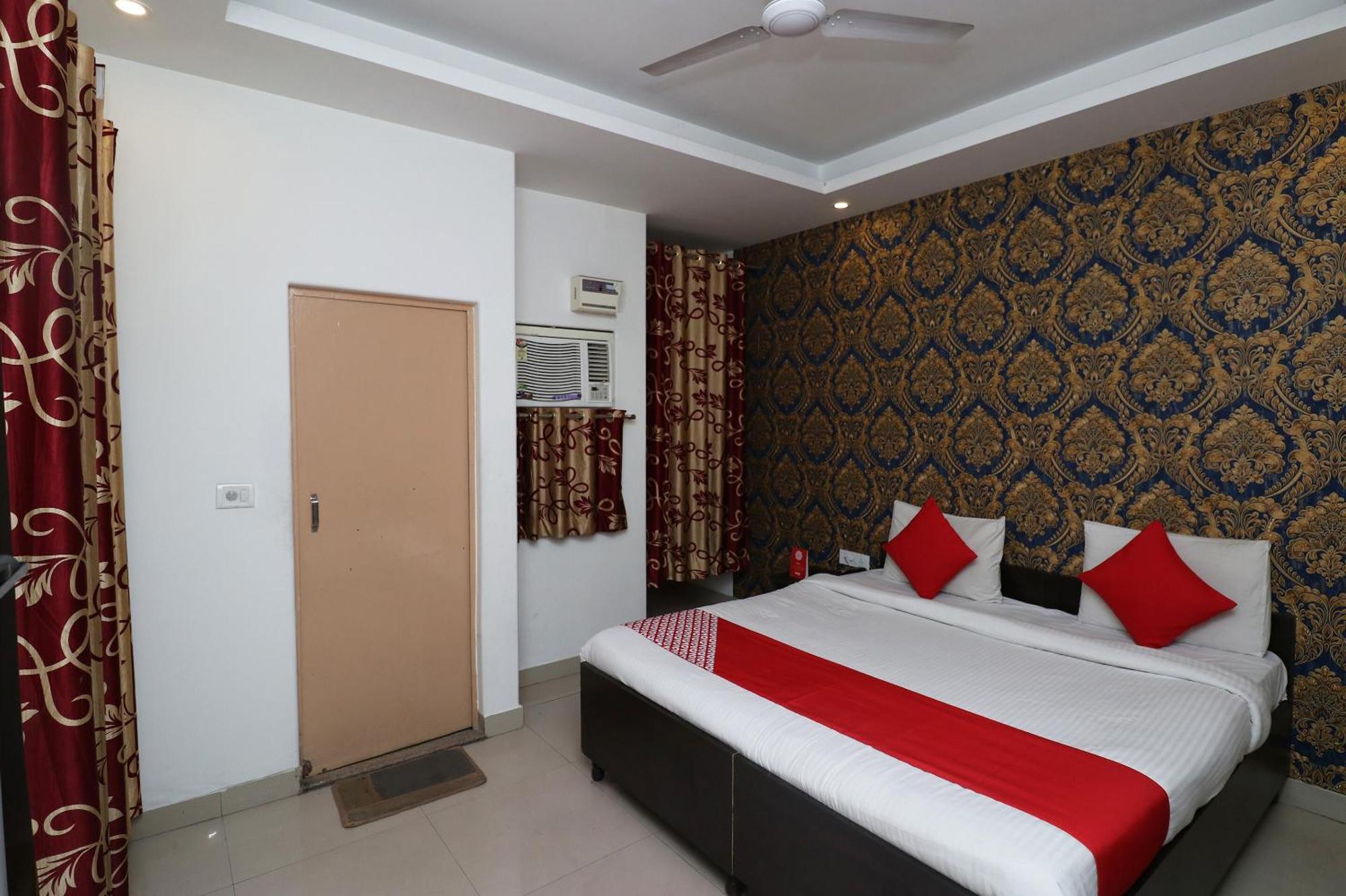 Oyo Flagship Hotel Daimond Nuova Delhi Esterno foto