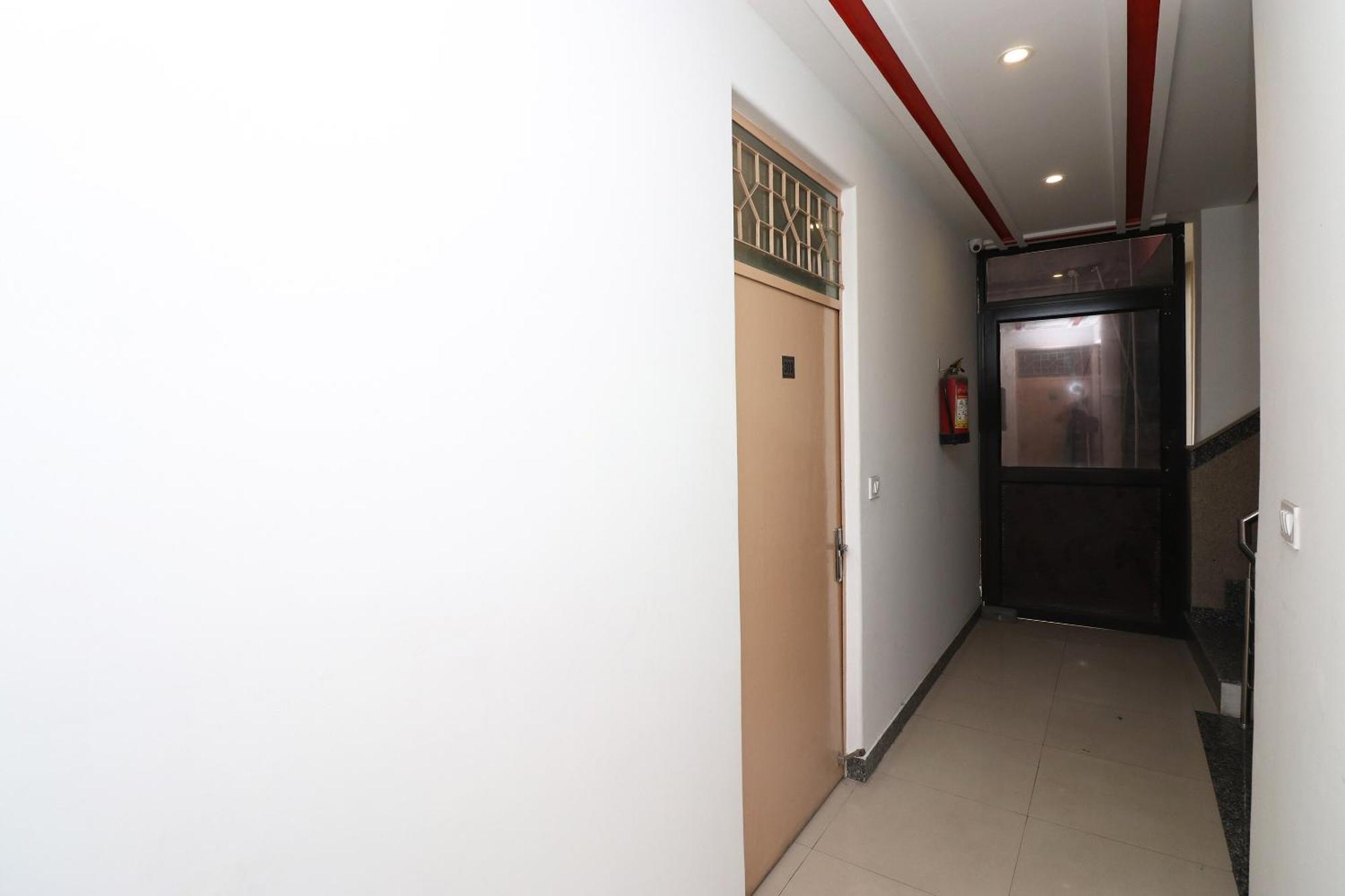 Oyo Flagship Hotel Daimond Nuova Delhi Esterno foto