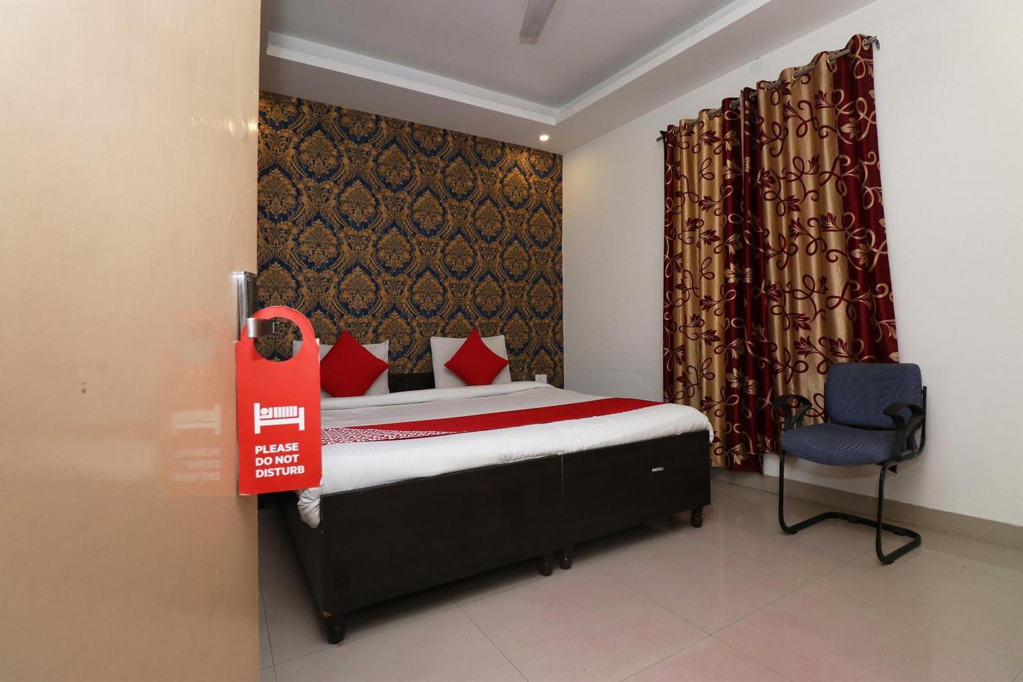 Oyo Flagship Hotel Daimond Nuova Delhi Esterno foto
