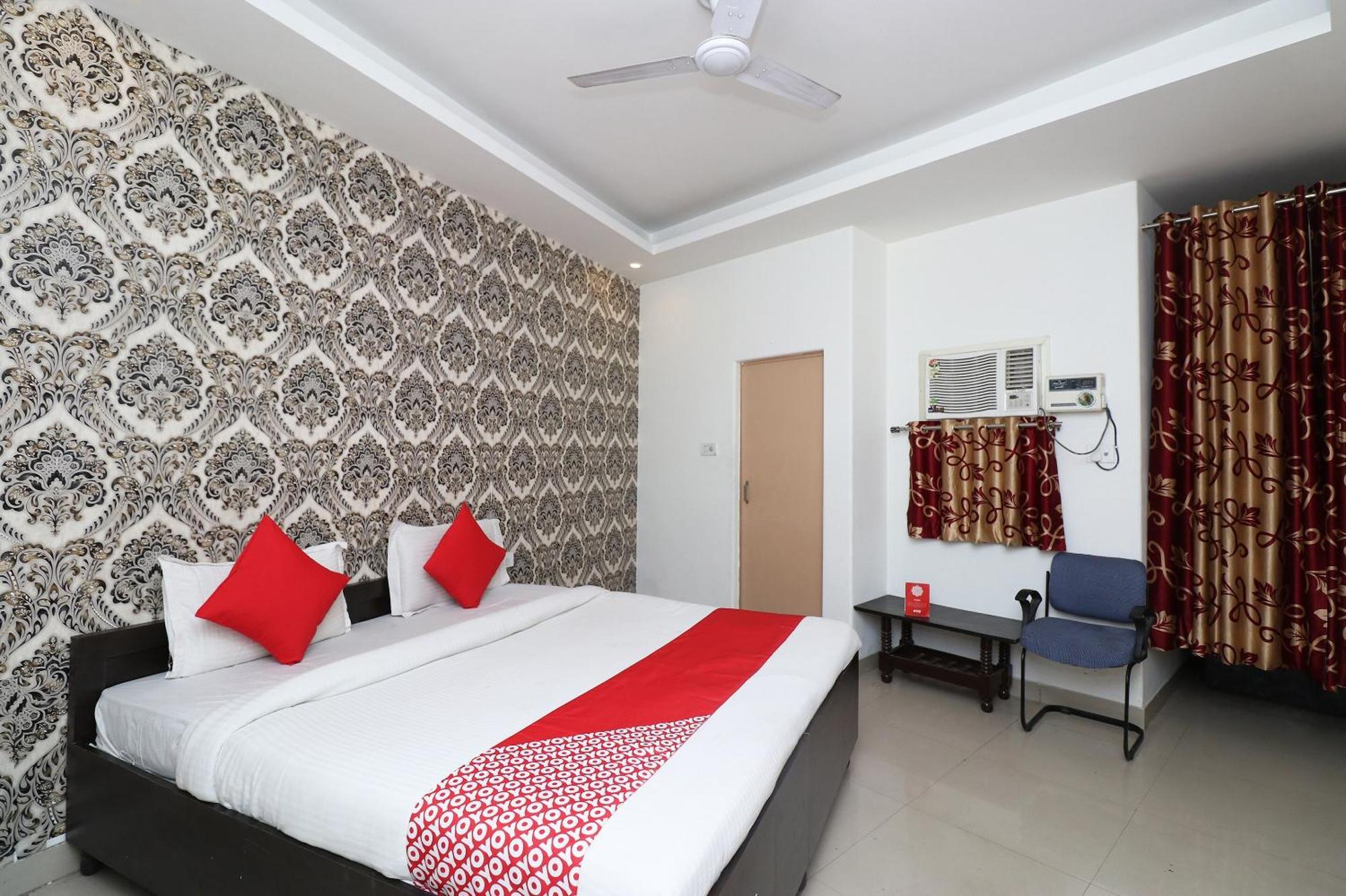 Oyo Flagship Hotel Daimond Nuova Delhi Esterno foto